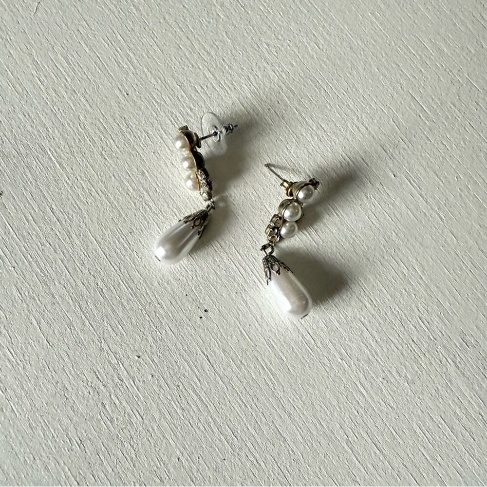 Vintage Pearl Jeweled Tear Drop Earrings